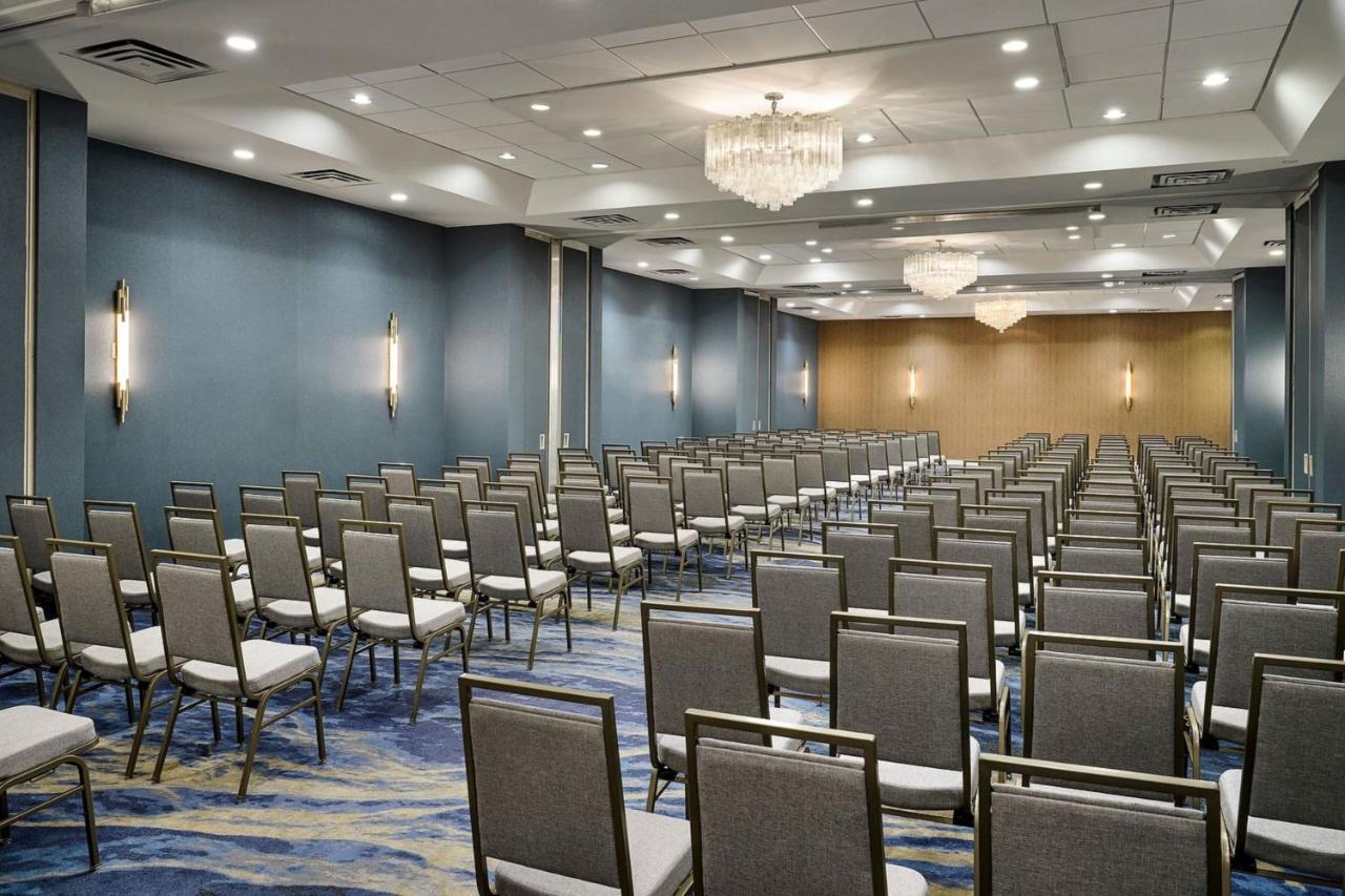 Sheraton Grand Rapids Airport Hotel Cascade エクステリア 写真