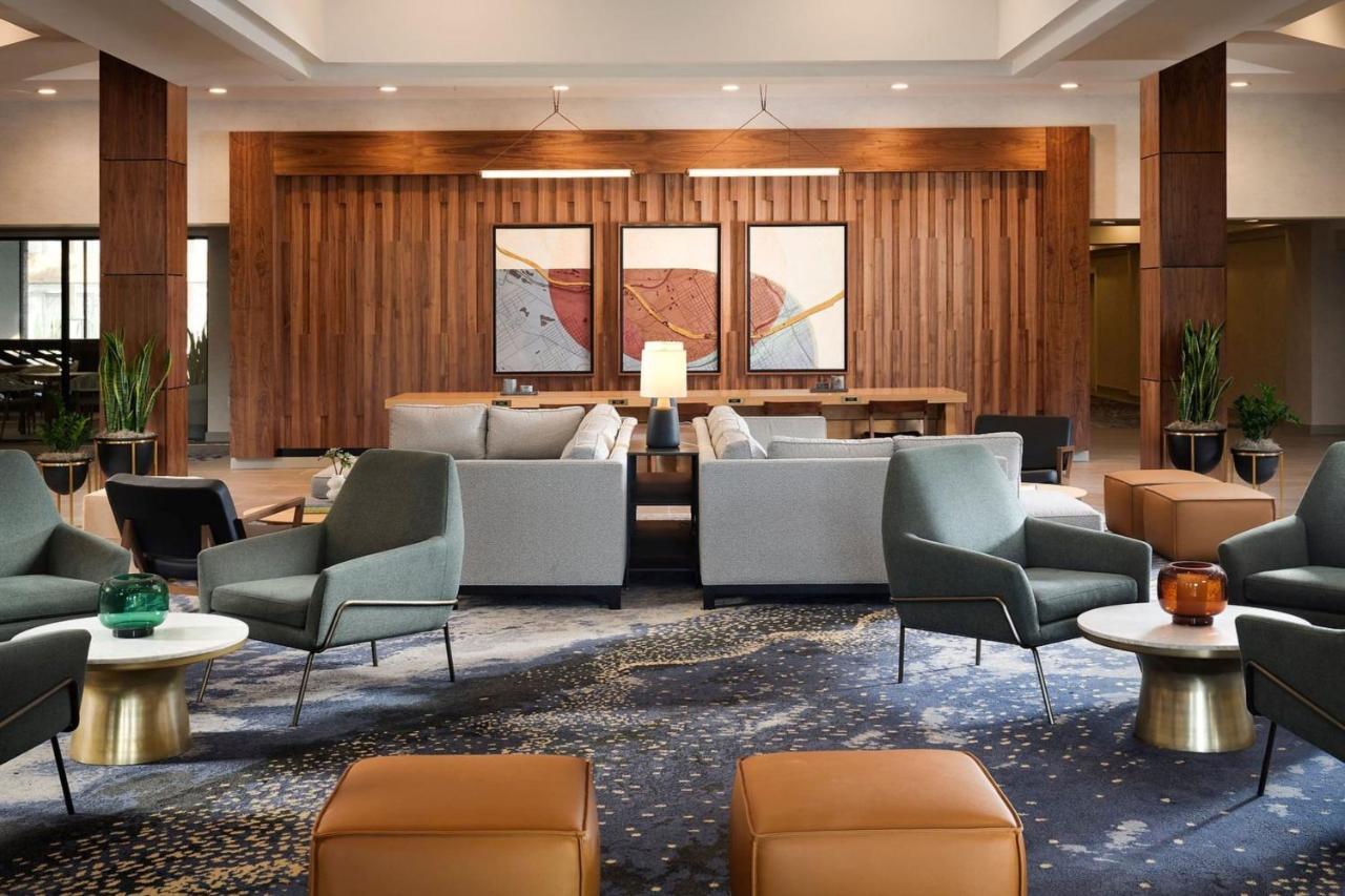 Sheraton Grand Rapids Airport Hotel Cascade エクステリア 写真