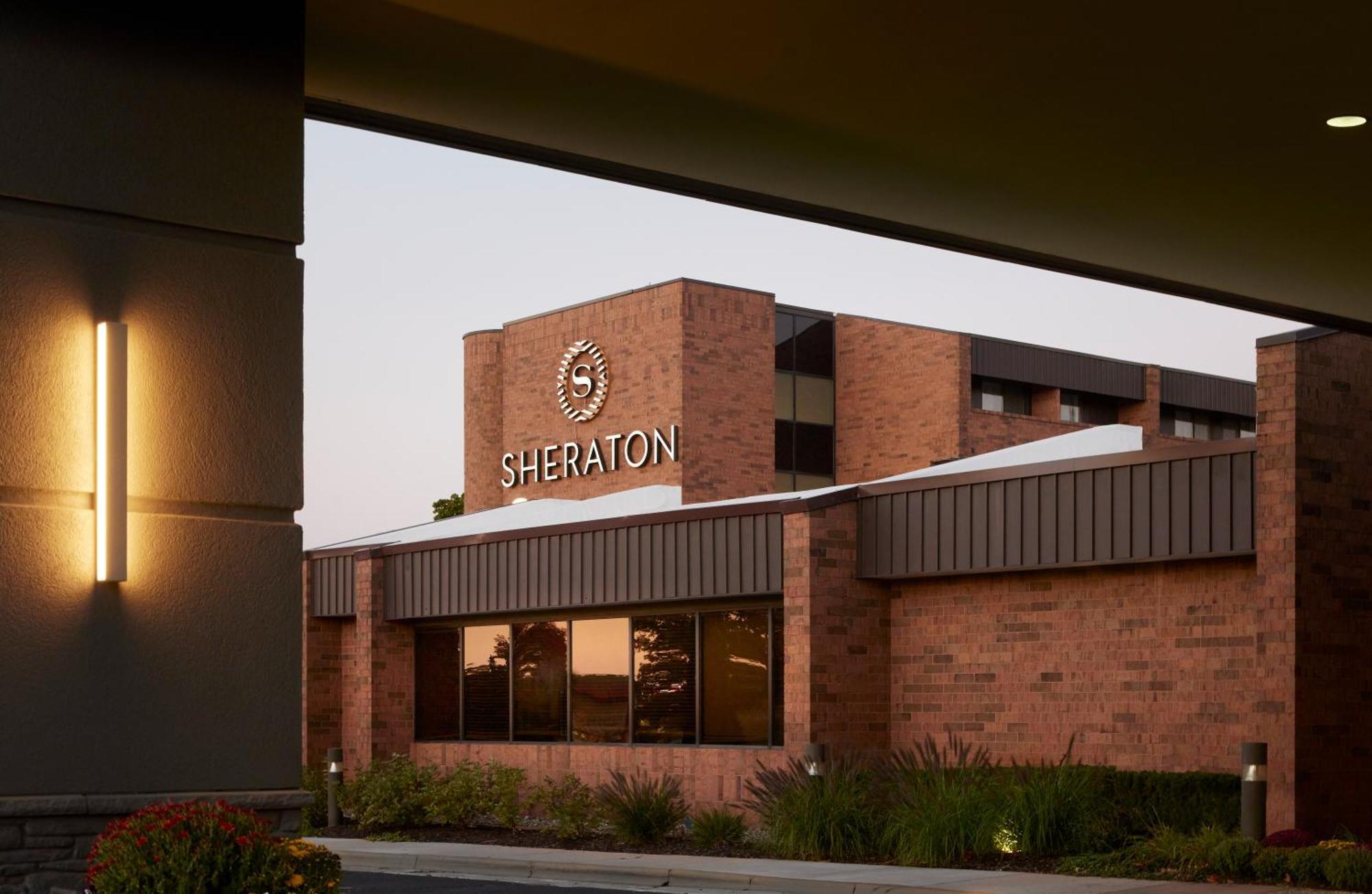Sheraton Grand Rapids Airport Hotel Cascade エクステリア 写真